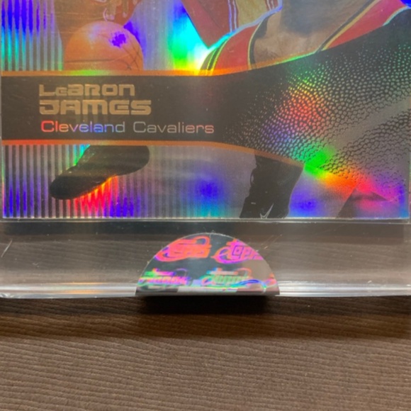 SOLD LEBRON JAMES ROOKIE CARD REFRACTOR • 2003 E TOPPS • FACTORY SEALED - Picture 3 of 4